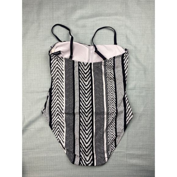 Kenneth Cole New York Womens Black/White Chevron One Piece Swimsuit sz Large L - Picture 3 of 11
